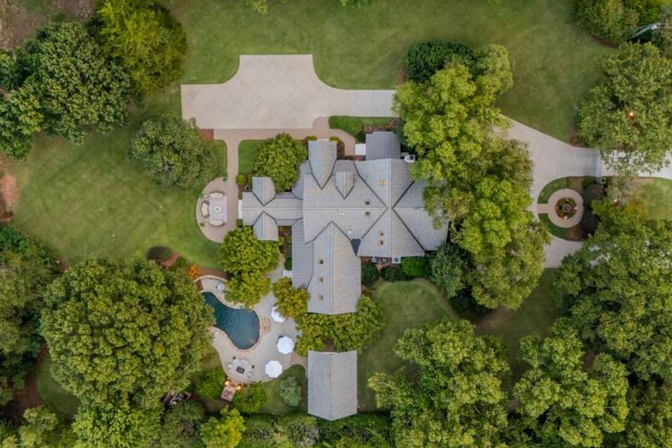 263 Allison Road, Hummingbird Manor, Gray Court, SC. Offered at $3,495,000. 4 BD + bunk loft · 5 BA · 4,875 SF · 6.77 AC.